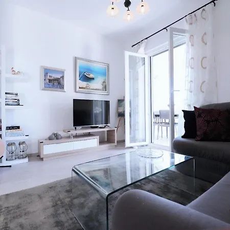 On Iovo With Large Balcony Apartment *