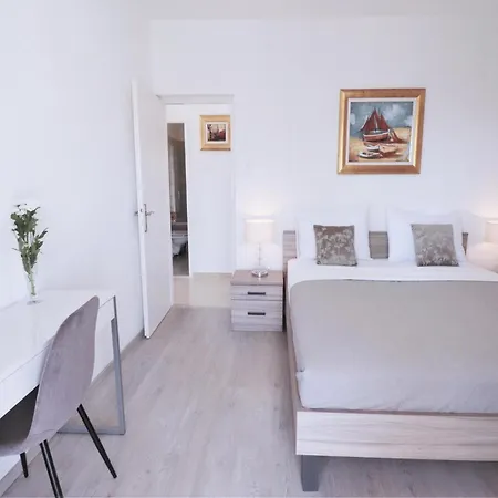 On Iovo With Large Balcony Appartamento